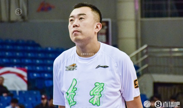 真人娱乐-媒体人：韩德君、任骏飞打完全运会 临近CBA开赛再官宣退役