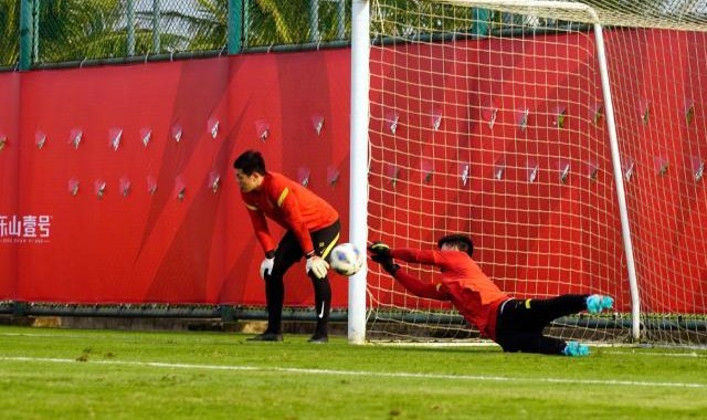 在线娱乐-国字号热身赛：刘洋高天意建功 大哥两球胜U23国足