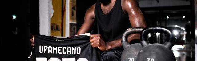 顶级薪资留住顶级中卫，于帕续约印证拜仁霸主地位