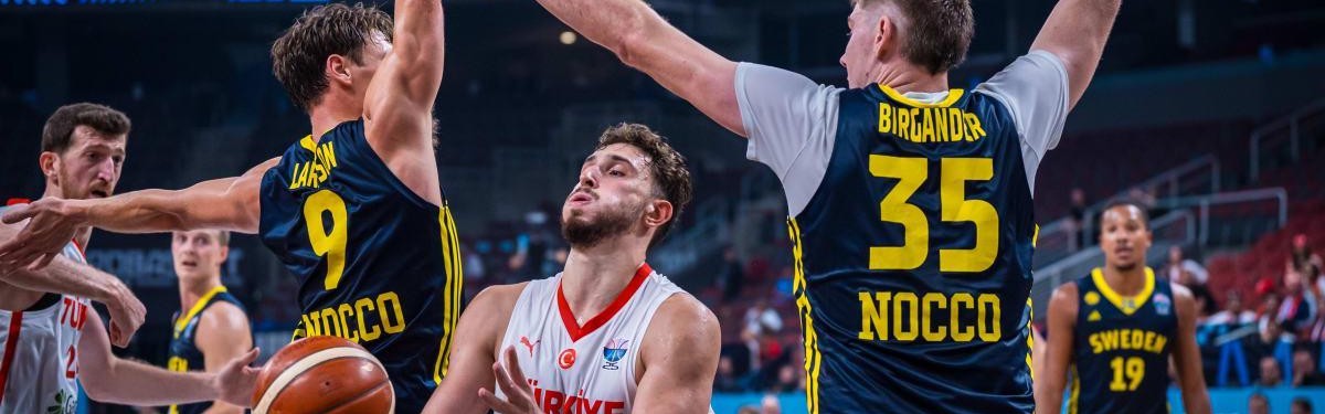 九游平台-下半场比赛迅速调整状态，火箭内线核心在今年夏天又完成了蜕变？