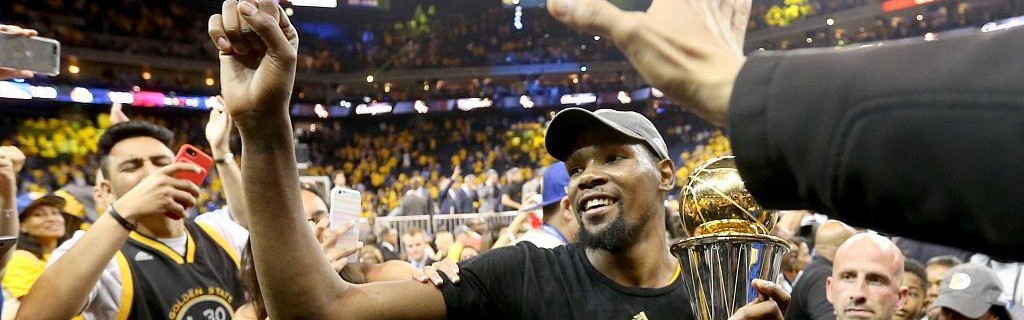 九游-你怎么看？所有总冠军的含金量都一样？杜兰特：是的