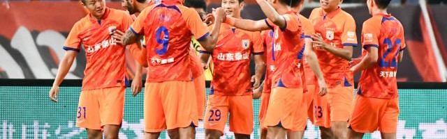 【中超】费莱尼贾德松进球 山东泰山2比1胜武汉三镇